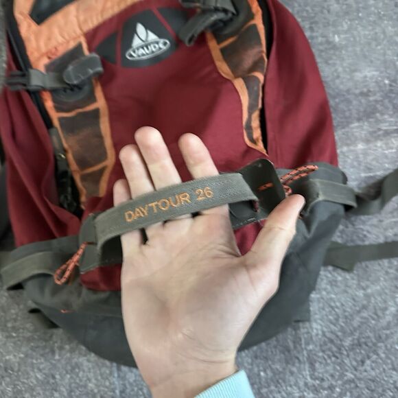 Men's Vintage Y2K Vaude Daytour 26 L Internal Frame Red Hiking Day Pack Backpack - Picture 2 of 5